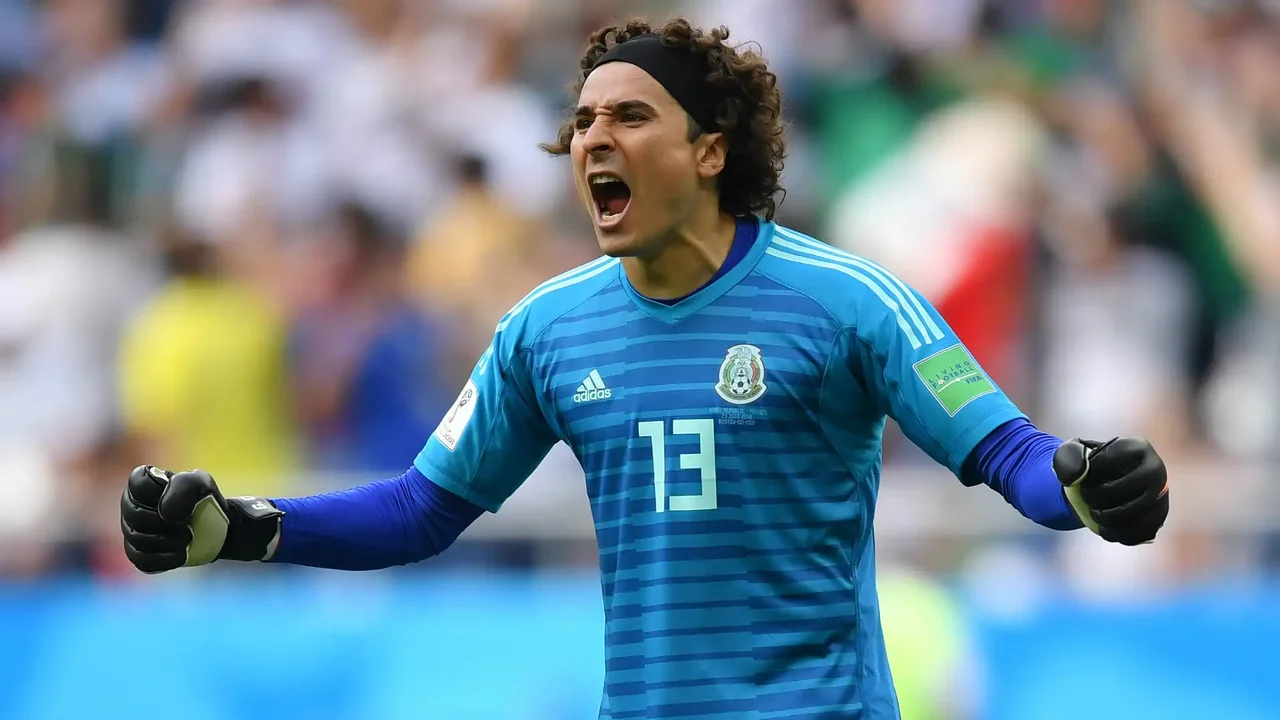 México convoca Ochoa para a Copa de 2026; goleiro iguala recorde de CR7 e Messi