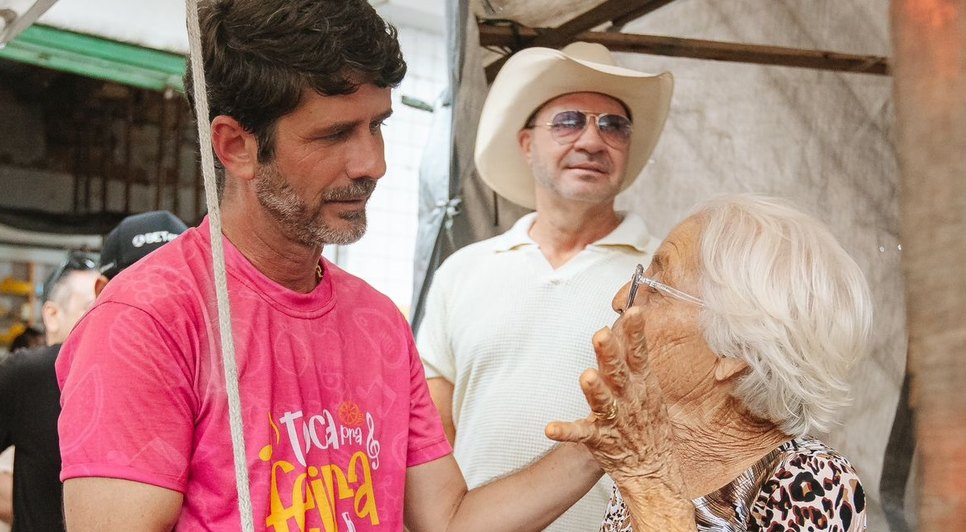 Júnior Menezes acompanhou ação do Toca pra Feira neste sábado (25)