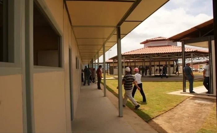 Escola reformada, em Rio Largo Escola reformada, em Rio Largo