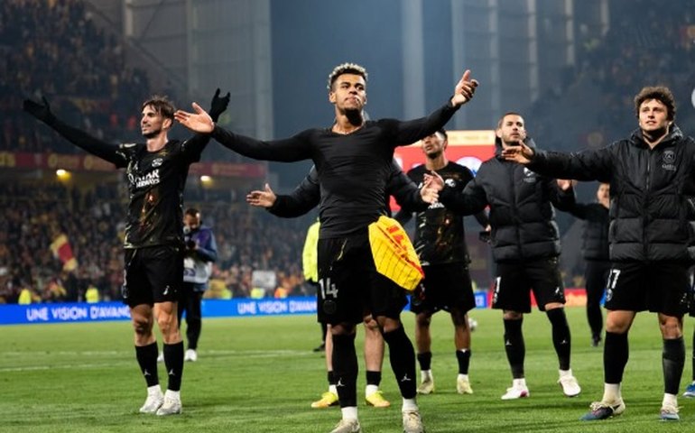PSG conquista quinto título consecutivo da Ligue 1 ao vencer o Lens