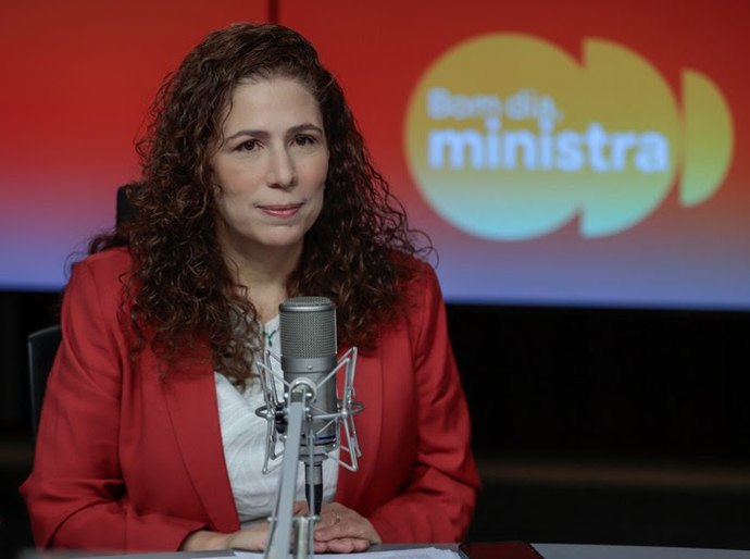 Esther Dweck destaca avanços do governo na transformação do Estado e aborda a reforma administrativa