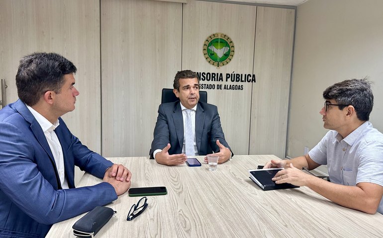 Rui Palmeira e Defensoria Pública atuam juntos contra cobrança ilegal da BRK em Maceió