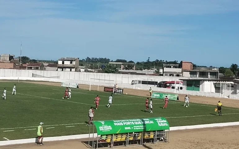 Coruripe perde o jogo e a invencibilidade para o CRB, em São Miguel dos Campos