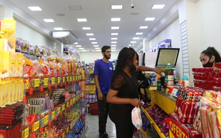 FGV: IPC-S acelera a 0,53% na 1ª quadrissemana de novembro, após 0,45% no fechamento de outubro