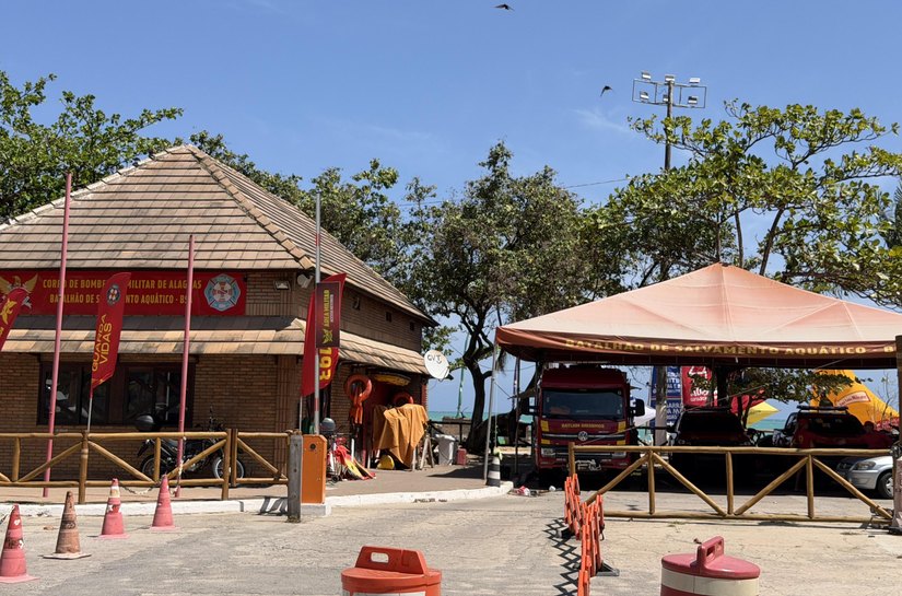 Corpo de Bombeiros reforça atuação durante prévias carnavalescas na orla de Maceió