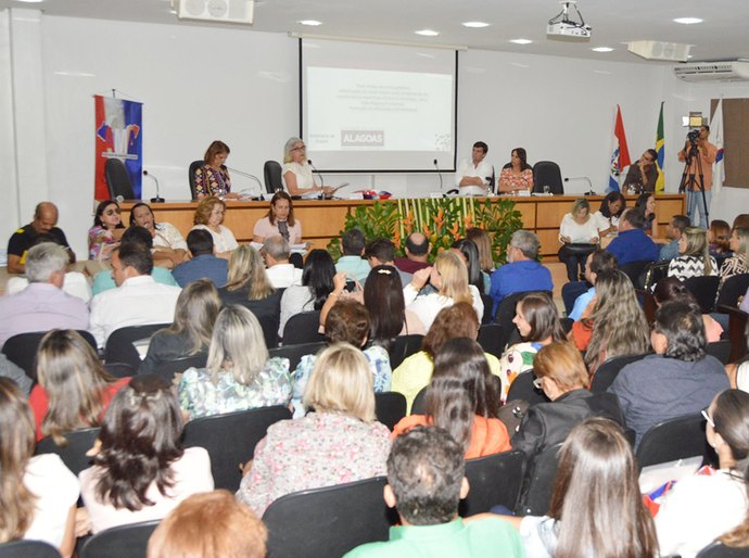Sesau apresenta ações de saúde aos novos prefeitos e secretários municipais