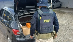 homem é preso com drogas e arma em Maceió. Fonte: Internet