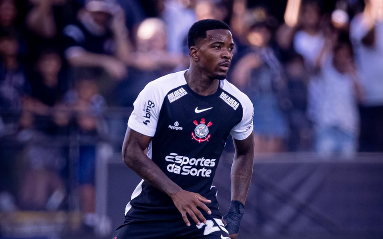 Corinthians: zagueiro Cacá é assaltado por dois motoqueiros no Tatuapé e tem celular levado