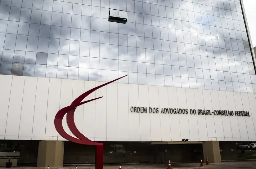 OAB cita “natureza perpétua” e pede fim de inquérito das fake news