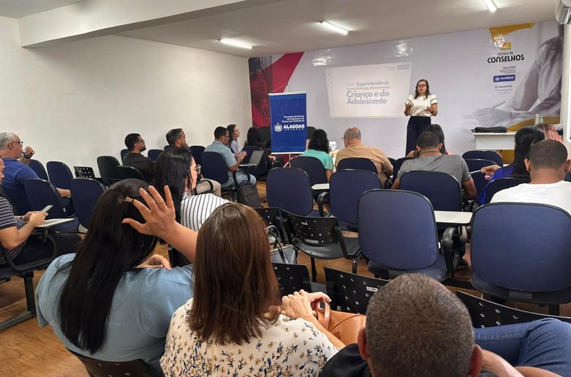 Secdef discute fortalecimento da rede de proteção à criança e ao adolescente com conselheiros tutelares