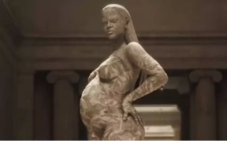 Rihanna ganha estátua de mármore e é imortalizada no Met Gala 2022