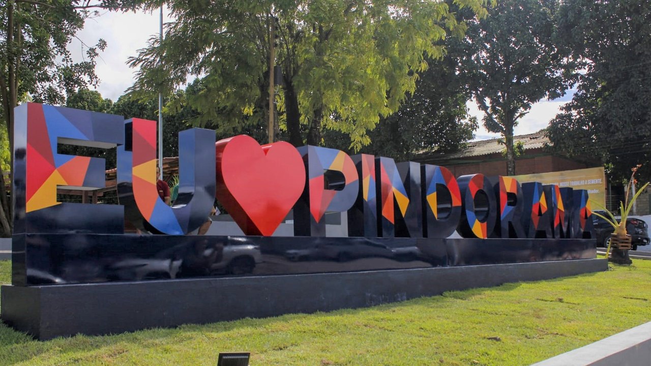 No dia do trabalhador, prefeito entrega praça na Pindorama e prestigia expansão industrial da Cooperativa