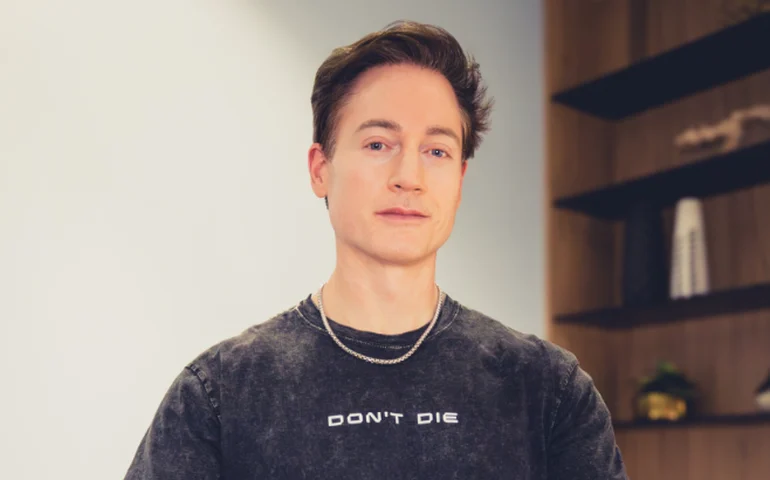 Bryan Johnson: bilionário que busca rejuvenescer revela a melhor forma de tomar café para viver mais