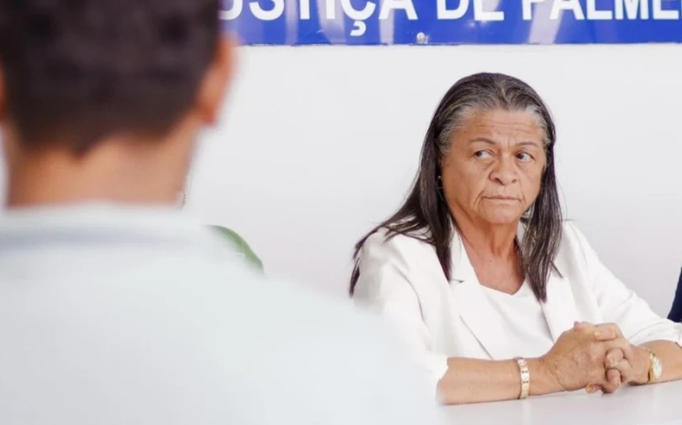 Prefeita Luísa Duarte deveria seguir o exemplo de Carlos Gonçalves e se libertar do comando do ex-imperador Júlio Cezar