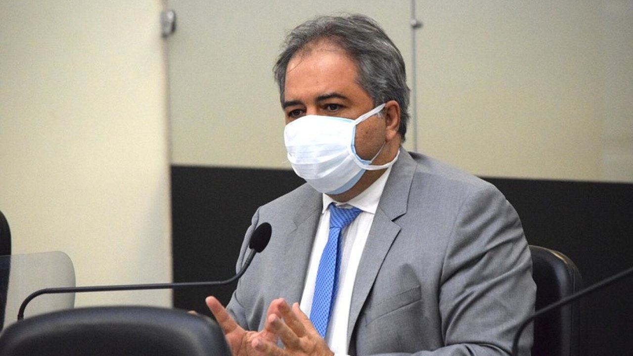 Silvio Camelo apresenta requerimento solicitando manutenção da autonomia do Porto de Maceió