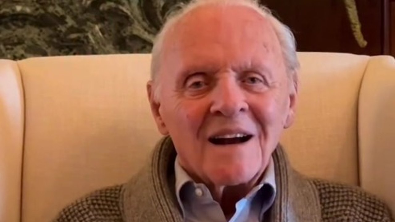 Anthony Hopkins anuncia nova fase da carreira aos 88 anos, após mais de seis décadas no cinema