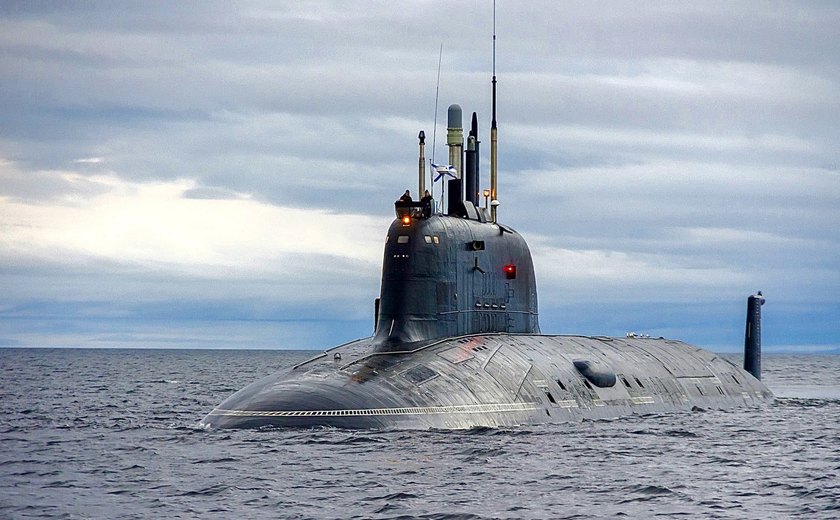 Navios de guerra russos com submarino nuclear chegam a Cuba