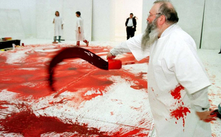 Morre Hermann Nitsch, o artista da violência