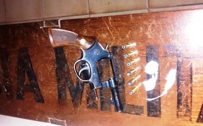Palmeira: 10º BPM apreende arma escondida em motocicleta