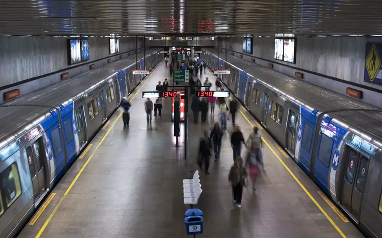 Descarrilamento na Linha 4-Amarela: trens têm funcionamento parcial pelo terceiro dia