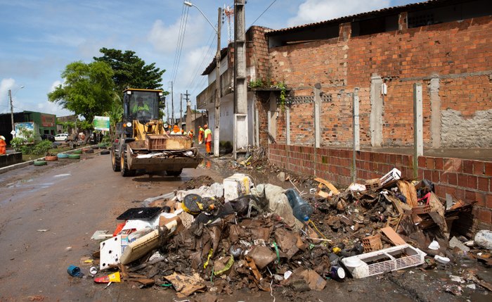 Em três meses, Autarquia de Limpeza Urbana já recolheu mais de 60 mil toneladas de resíduos em pontos crônicos Em três meses, Autarquia de Limpeza Urbana já recolheu mais de 60 mil toneladas de resíduos em pontos crônicos