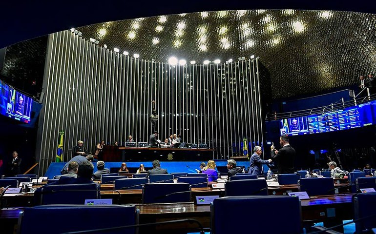 PEC que garante transporte gratuito nas eleições começa a tramitar no Plenário