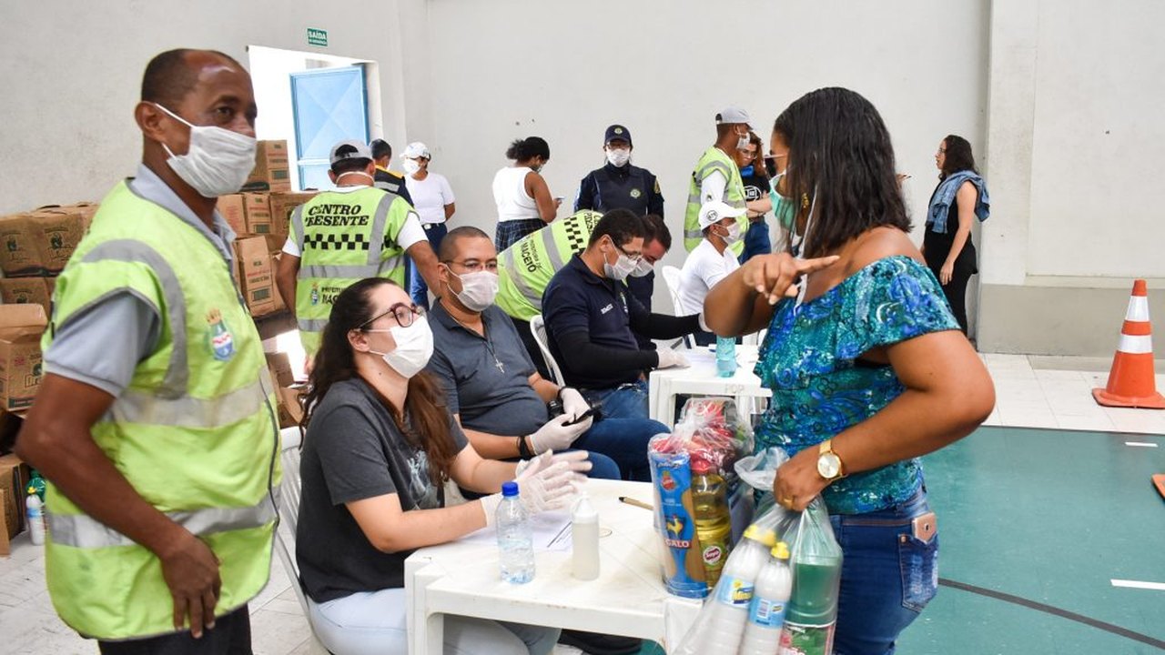 Covid-19: ambulantes começam a receber cestas de alimentos