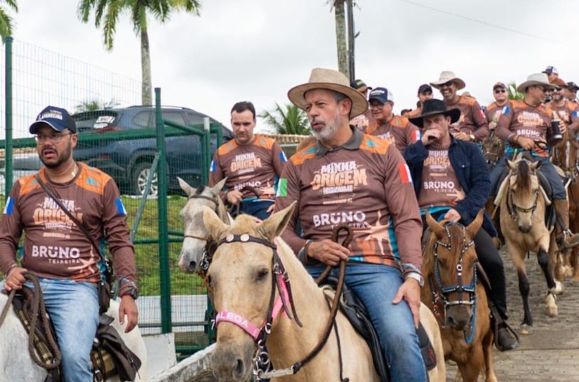 “Cavalgada é resistência cultural e homenagem ao trabalhador que sustenta o Nordeste”, diz Arthur Lira em Maribondo