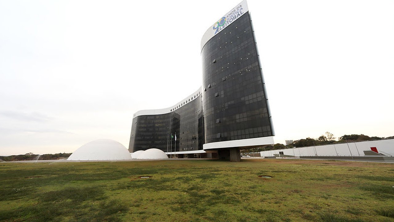 Campanha de Lula pede ao TSE urgência na análise de 44 pedidos de direito de resposta