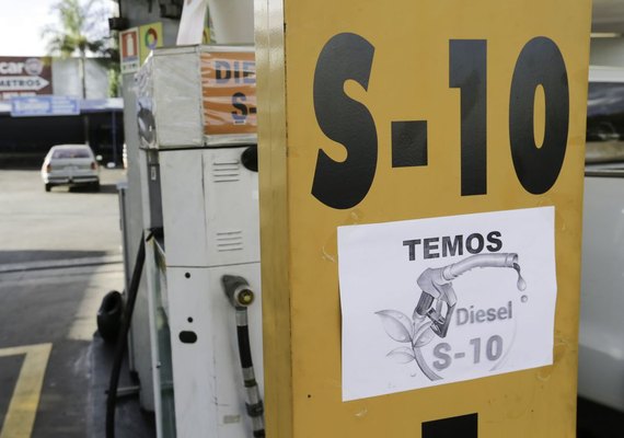 Petrobras anuncia redução de R$ 0,30 no diesel