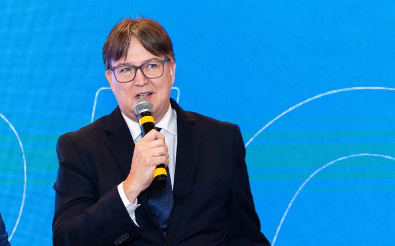 Enquanto EUA não abrirem a porta para diálogo, Brasil vai falar sozinho, diz presidente da CBIC