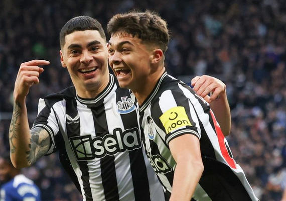 Joelinton marca, Newcastle vence Chelsea e sobe para 6º no Campeonato Inglês