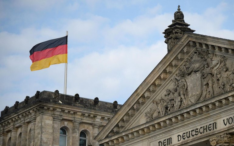 Manifestação em Colônia pede o fim da militarização da Alemanha