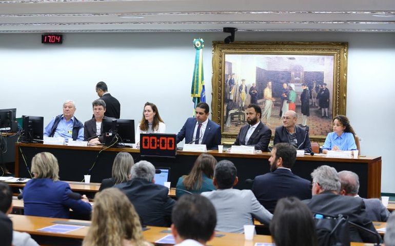 Especialistas em saúde defendem fim do financiamento público às comunidades terapêuticas