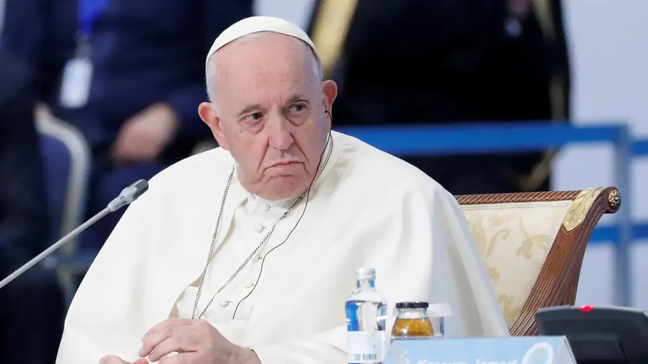 Papa Francisco deixa o hospital após quase 40 dias internado