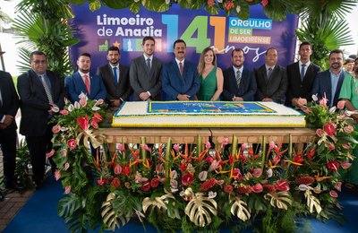 Marlan Ferreira celebra os 141 anos de emancipação política entregando obras à população limoeirense 