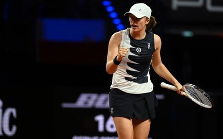 Swiatek conquista bicampeonato em Stuttgart ao bater Sabalenka novamente na final