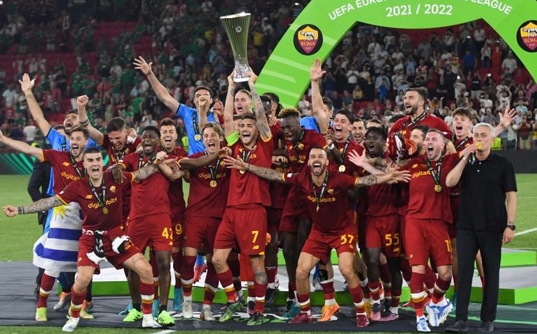 Mourinho encerra jejum da Roma com título diante do Feyenoord na Liga Conferência