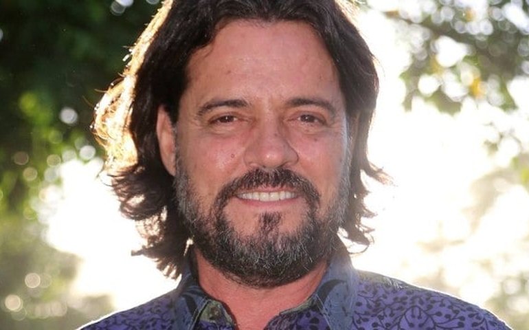 Felipe Camargo vive dois papéis distintos em ‘Espelho da Vida’