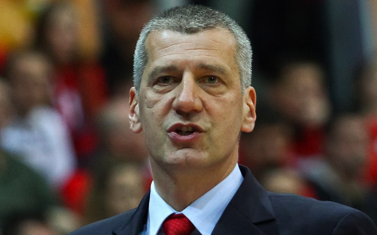 Petrovic chama seleção com Lucas Bebê e brasileiro que atua no basquete argentino