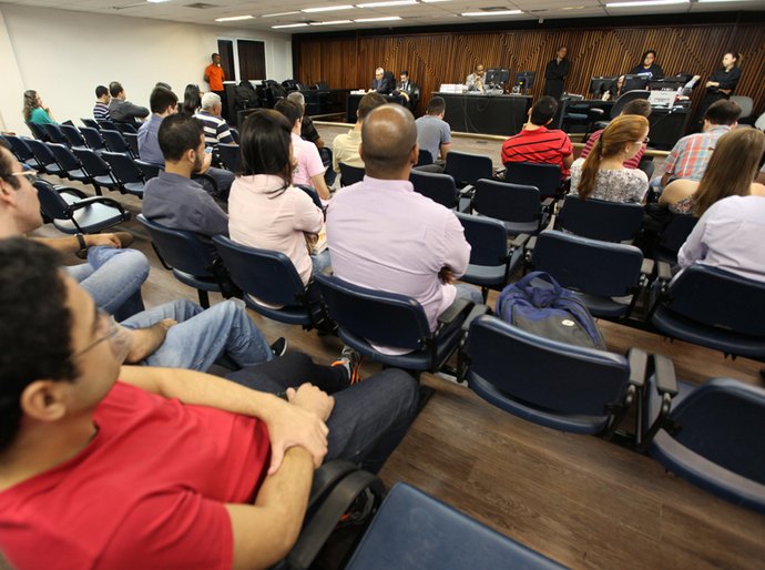 Vereador acusado de homicídio sofre acidente de carro e júri é suspenso