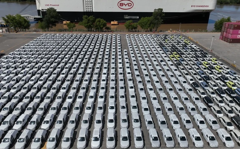 Enquanto Trump fala sobre as tarifas, seu aliado argentino dá as boas-vindas a um monte de veículos elétricos chineses pela primeira vez