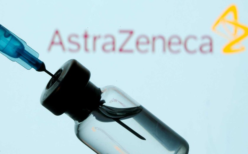 Vacina Oxford/AstraZeneca continua suspensa para grávidas