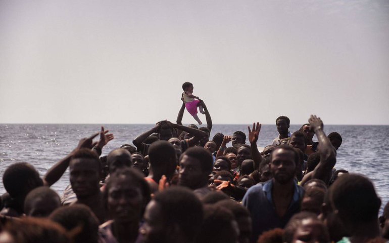Mais de 10.000 pessoas são resgatadas no Mediterrâneo em 48 horas