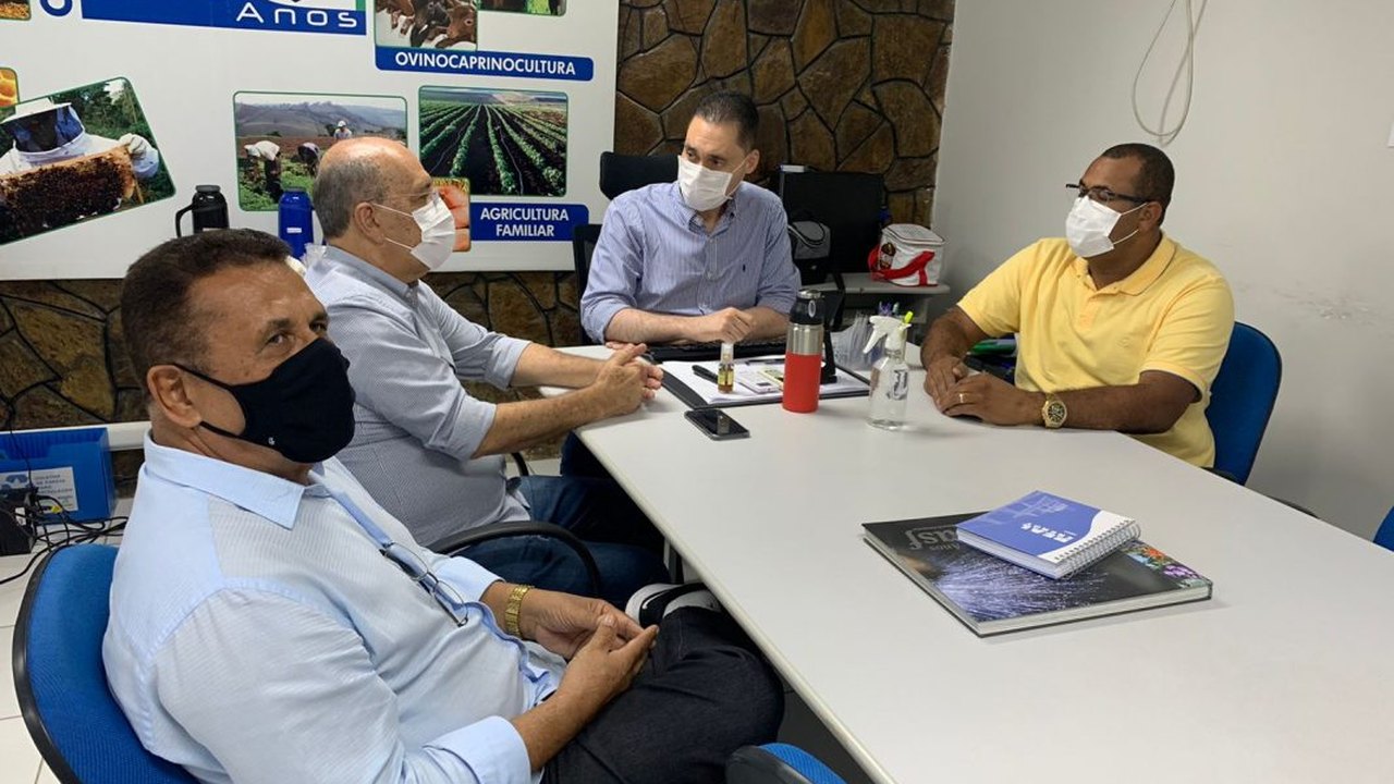 Prefeito Ronaldo Lopes apresenta plano de trabalho para Unidade de Beneficiamento de Pescado