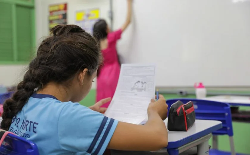 MEC vai usar pela 1ª vez questões dissertativas em prova que avalia estudantes