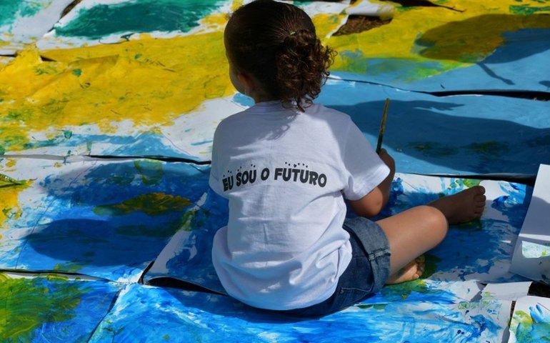 Hoje é Dia: combate ao tráfico de pessoas e primeira infância em foco