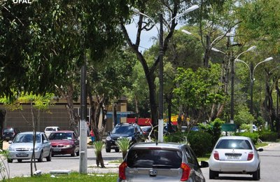 Estudantes de Engenharia Civil da Ufal fazem pesquisa sobre mobilidade no campus