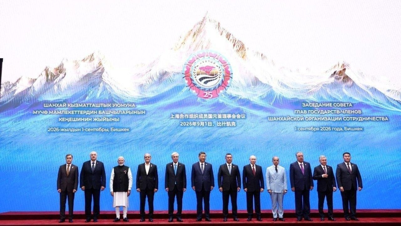 Líderes dos países-membros da OCX posam para a foto oficial da cúpula
