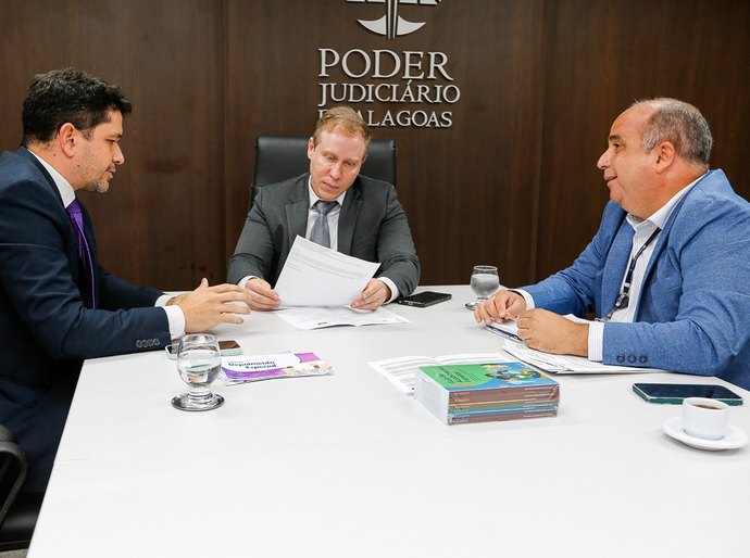 TJAL e Ministério Público alinham criação de Grupo de Trabalho Estadual sobre Famílias Acolhedoras